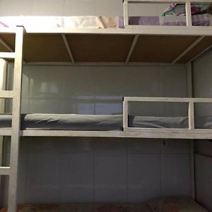 Habitación para Hombres Compartida